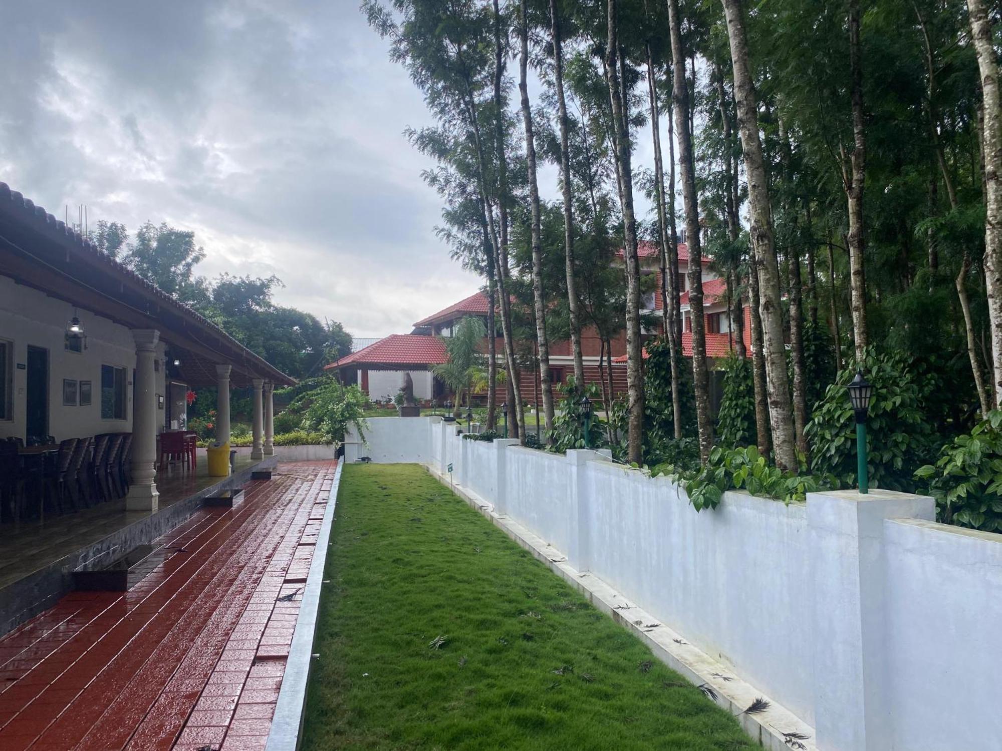 Bougain Villa จิกมากาลูร์ ภายนอก รูปภาพ